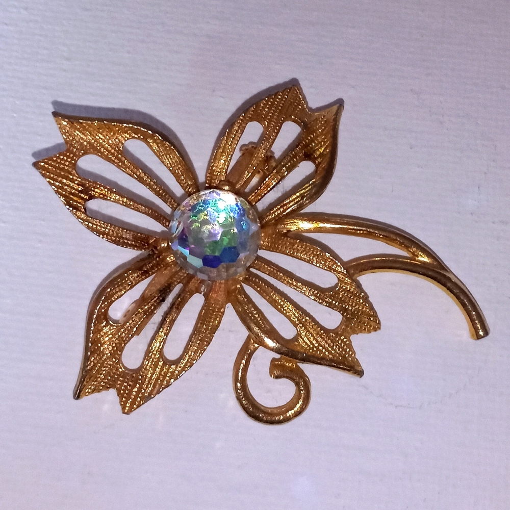 Vintage pin